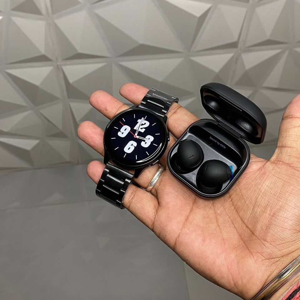Most Awaited Premium Combo, Active 2 Smartwatch And Buds Pro 2